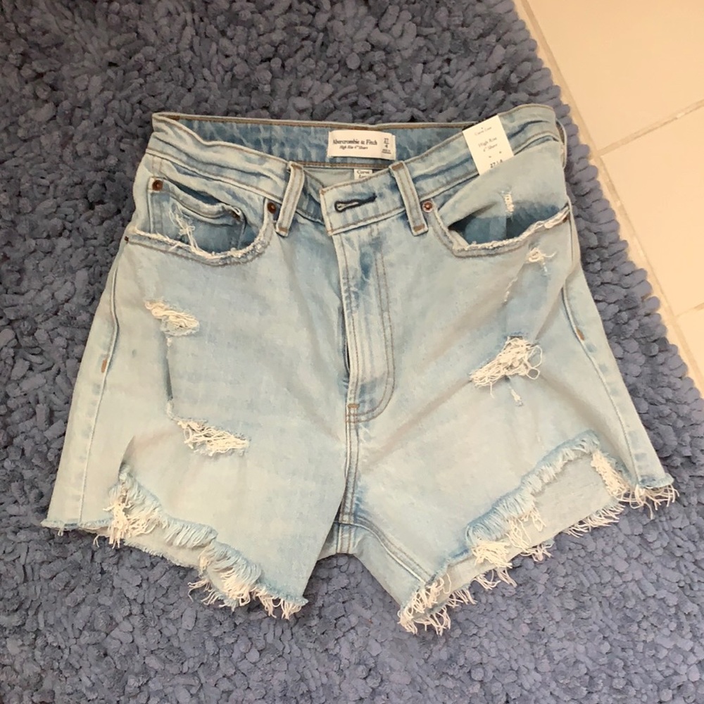 ABERCROMBIE HIGH RISE 4” SHORT